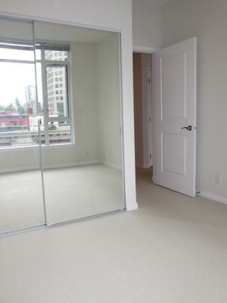 802-1211 Melville St