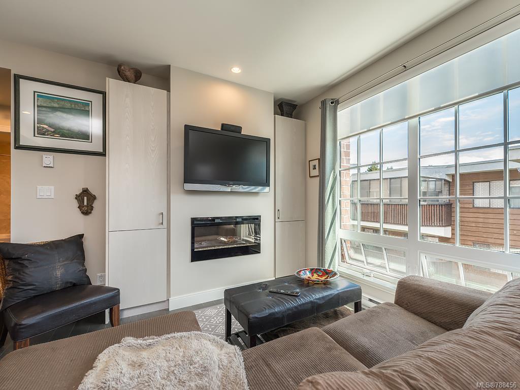 306-1011 Burdett Ave, Victoria
