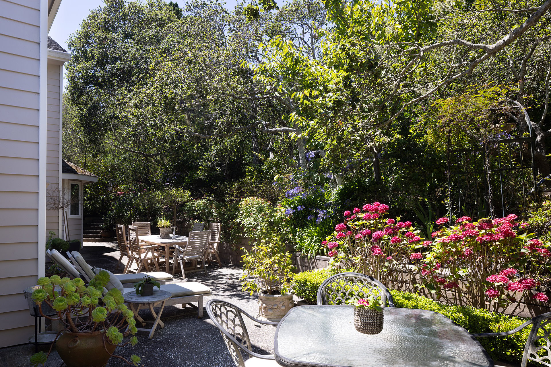 Spacious Monterey Haven - 450 Dry Creek Road