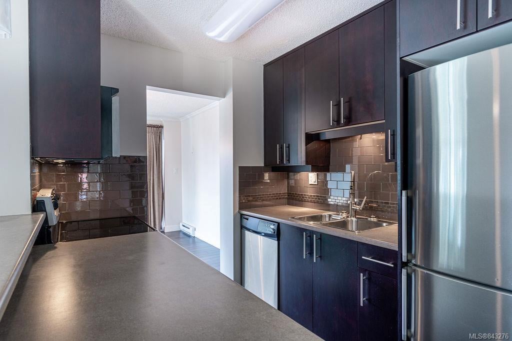 405-2125 Oak Bay Ave
