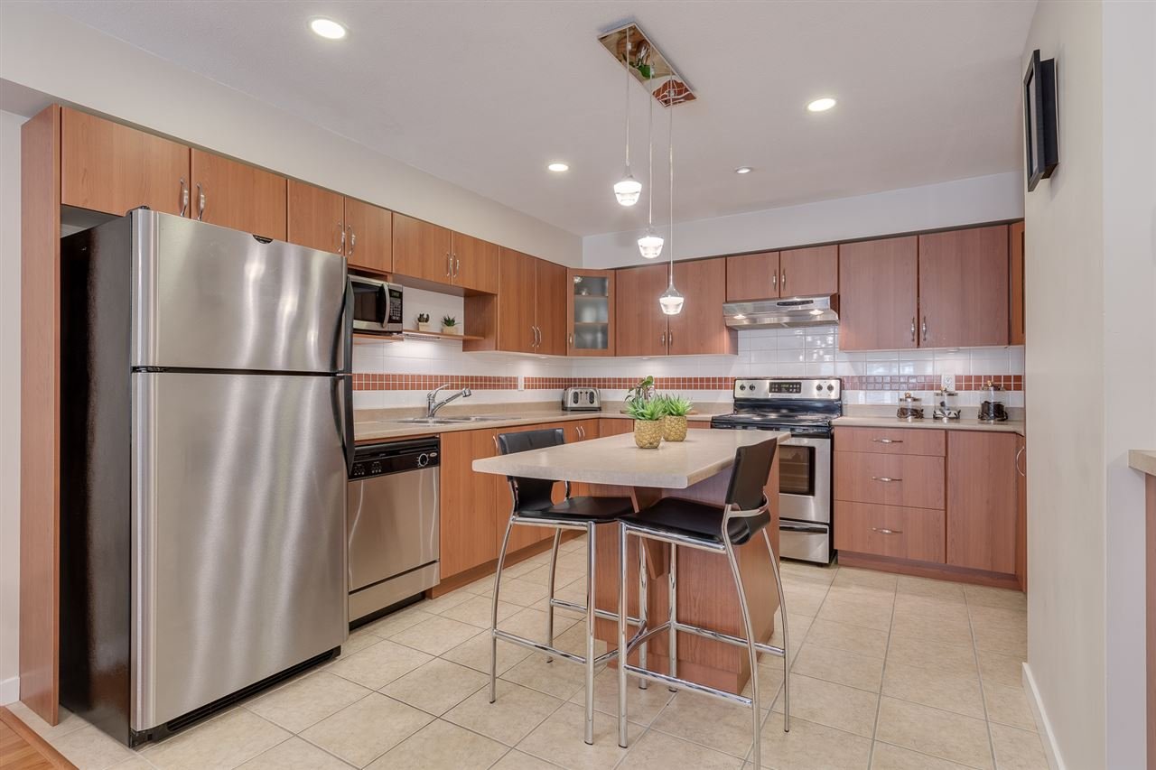 411-160 Shoreline Circle