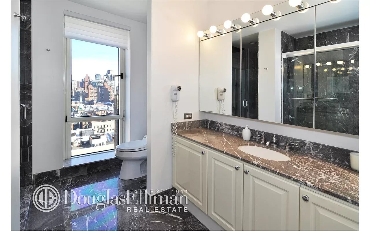 201 East 80th Street Unit: 16A