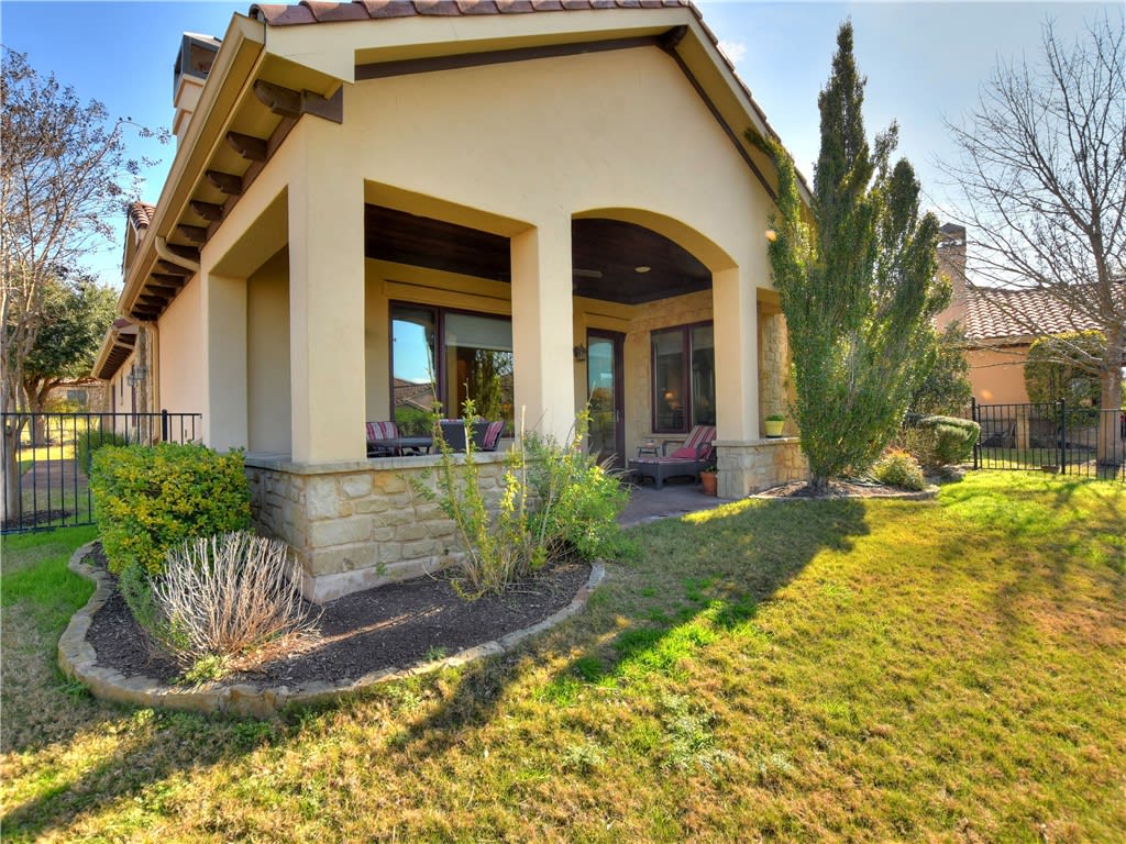 325 Jack Nicklaus Dr