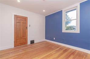 919 Selkirk Ave