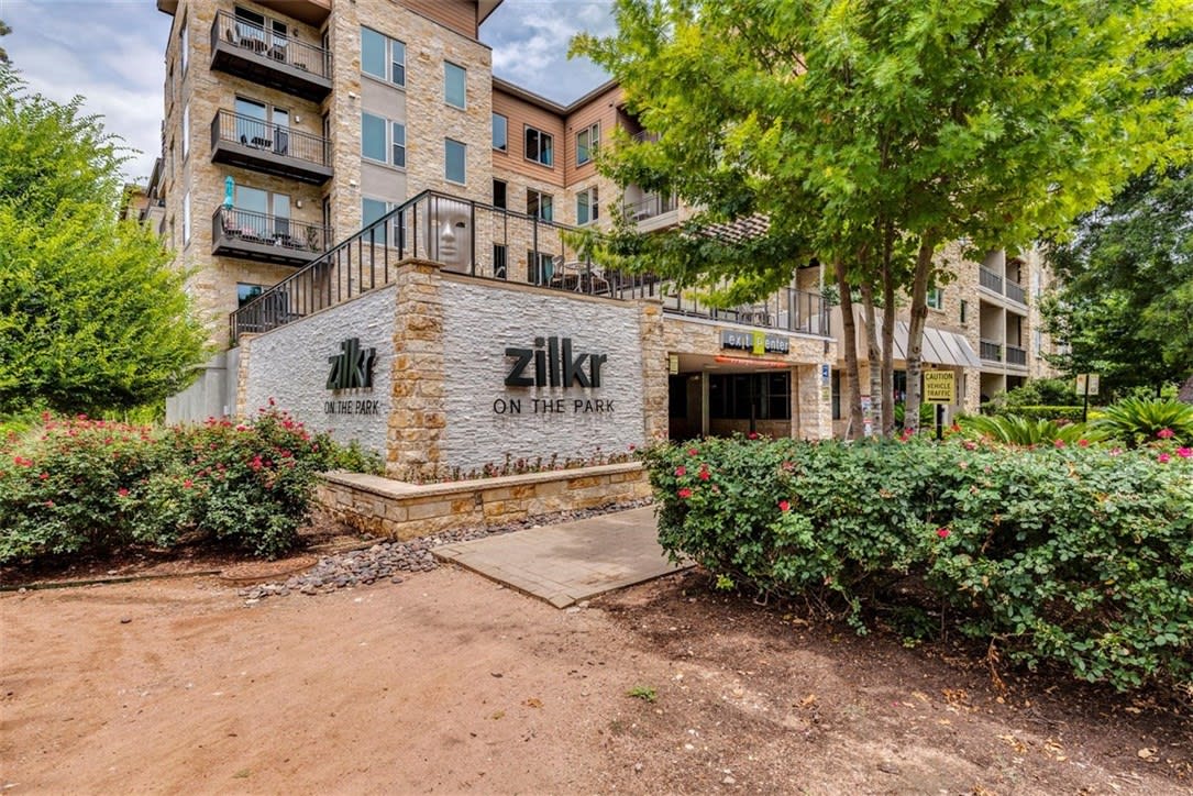 1900 Barton Springs Road, Unit 3019