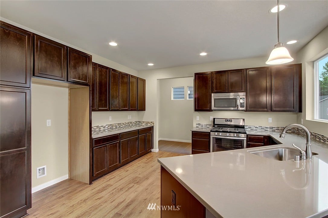 7-932 Clearwater Ct