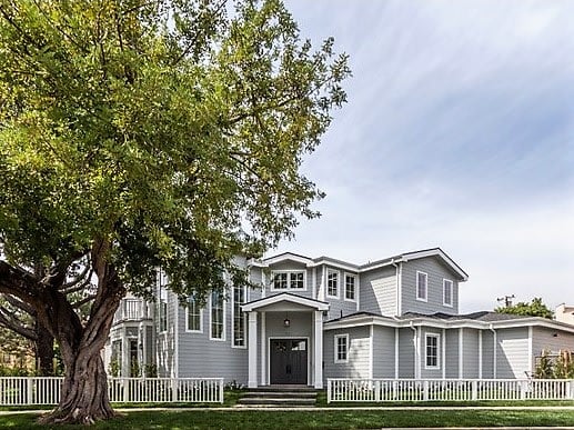 1121 Gretna Green Way