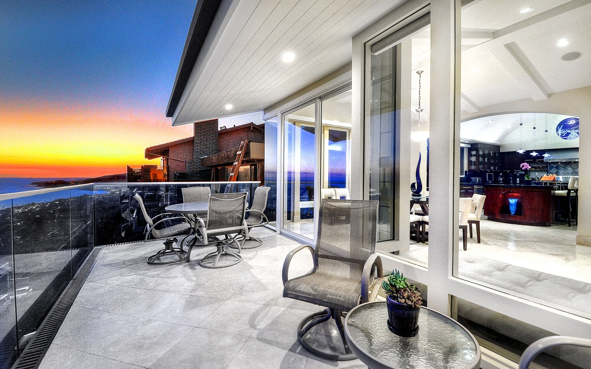 2525 Juanita Wy