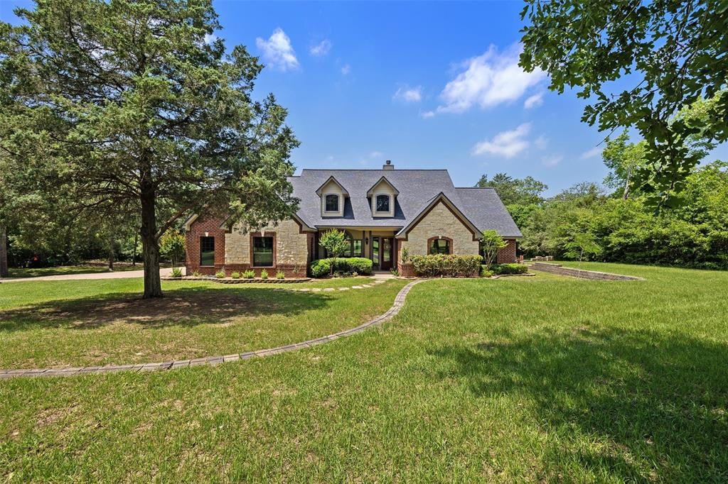 540 Walnut Dr Bellville, Tx 77418