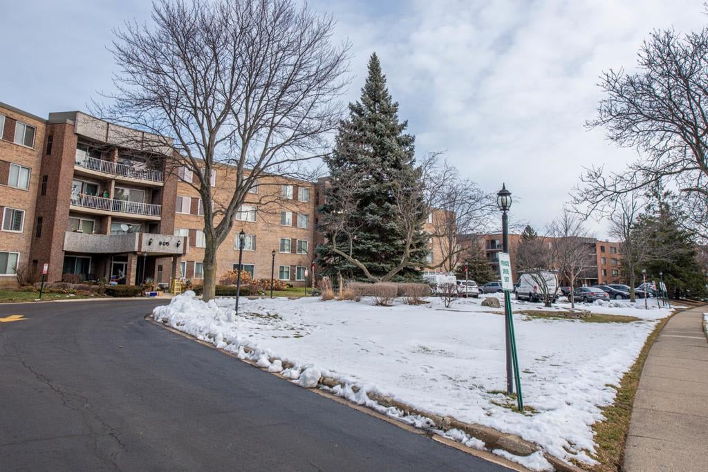 900 E Wilmette Road #302