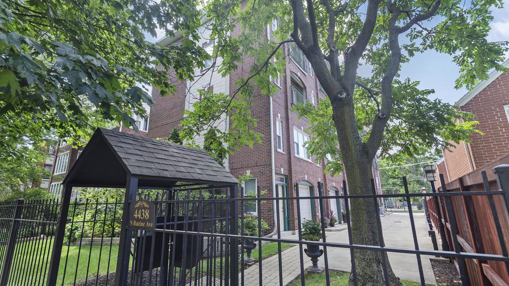 4438 N Racine Avenue # D