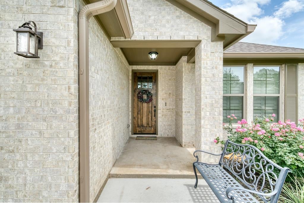 37 Briarwood Ln Bellville, Tx 77418