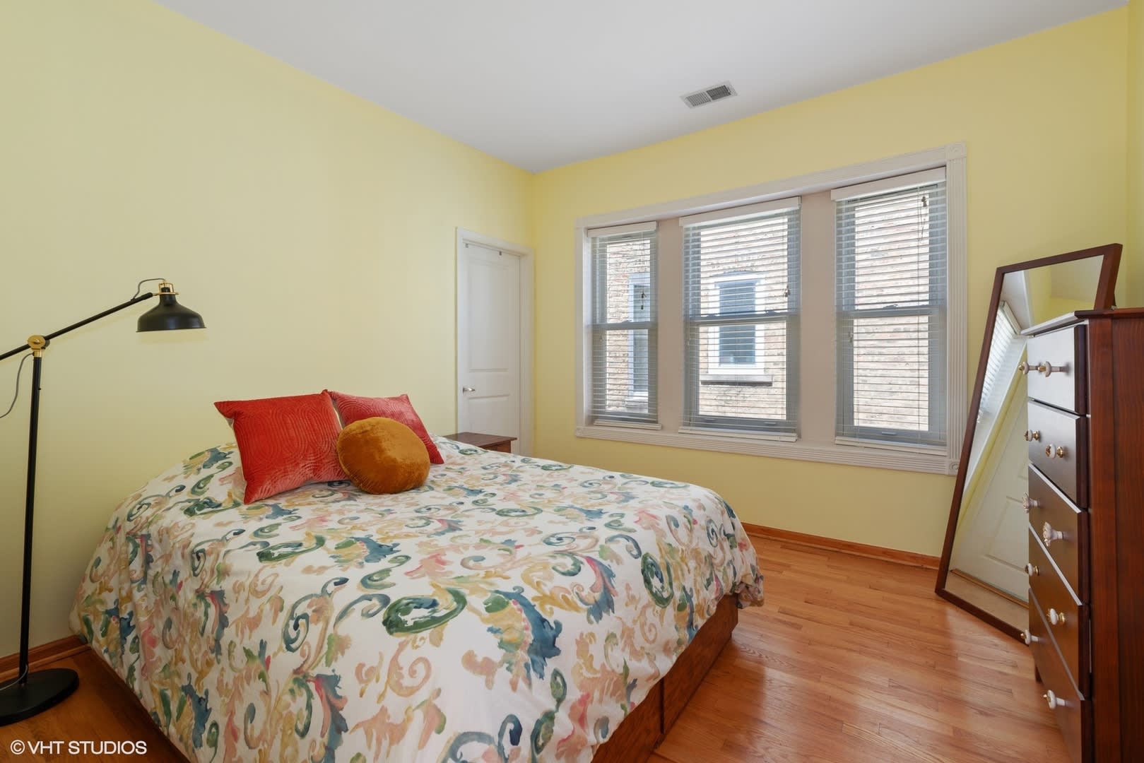 4413 N Magnolia
