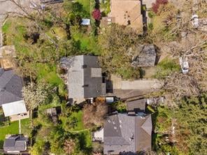 1051 Leslie Dr
