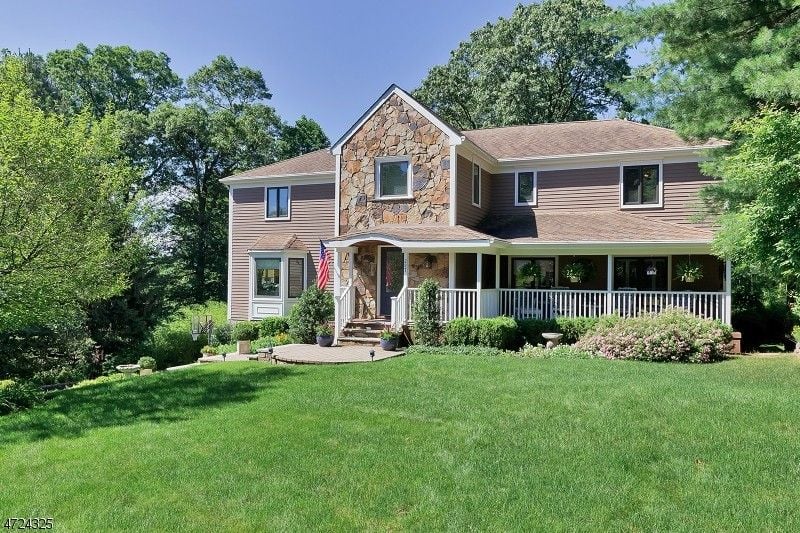 227 Kings Ct