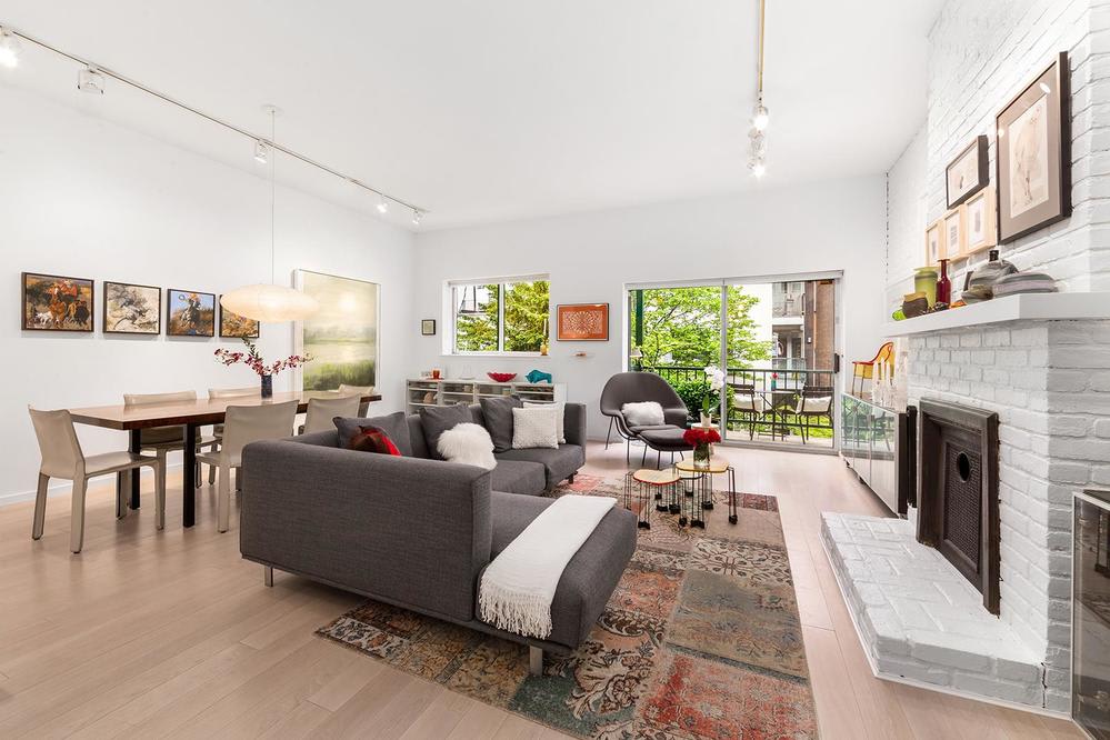 347 W 22nd St 5/6