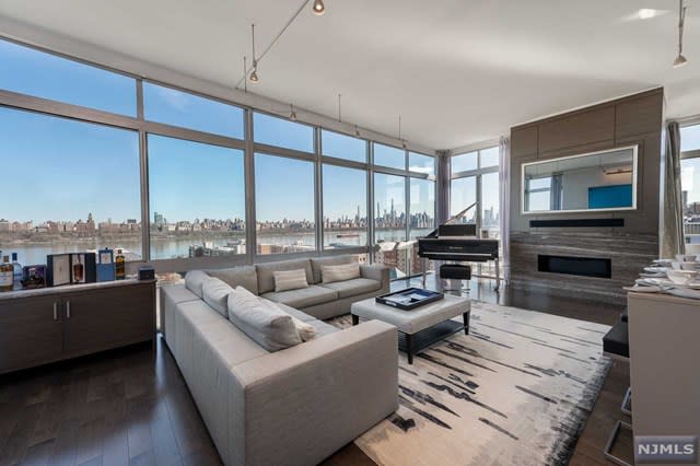 1828 Hudson Park, Unit PH28