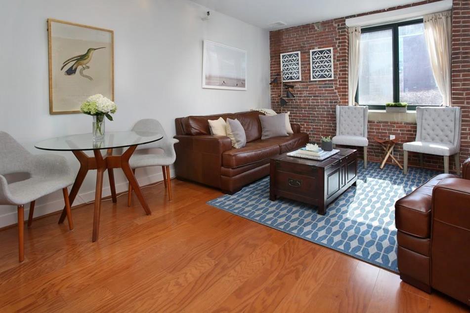 42 8th St #2203