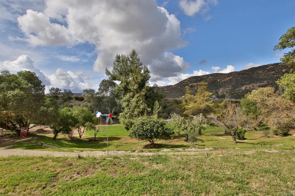 415 Peutz Valley Rd