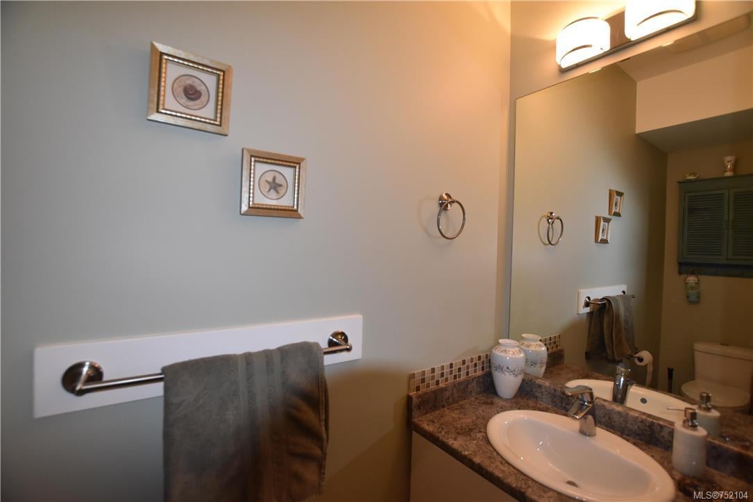 1918 Maple Ave, Sooke