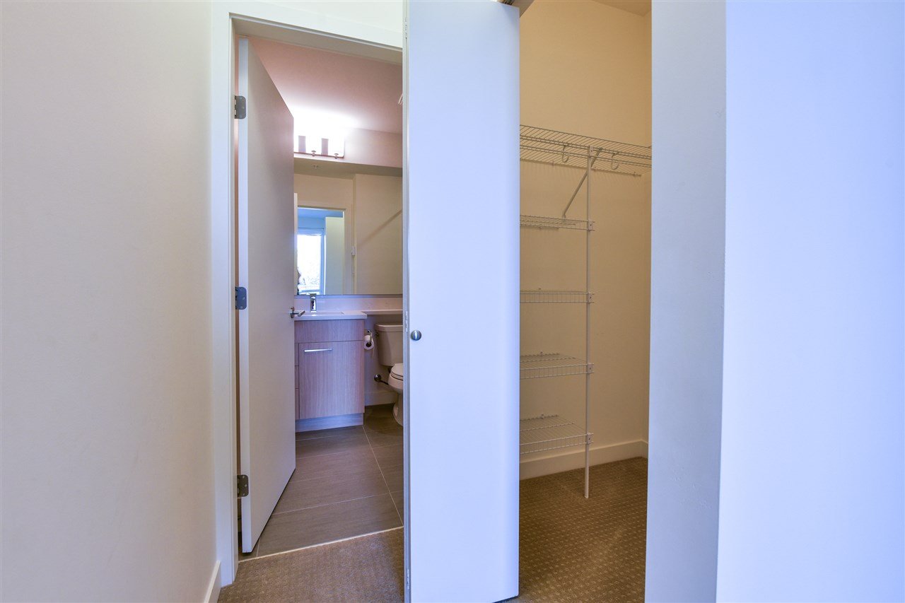418-5460 Broadway Wy