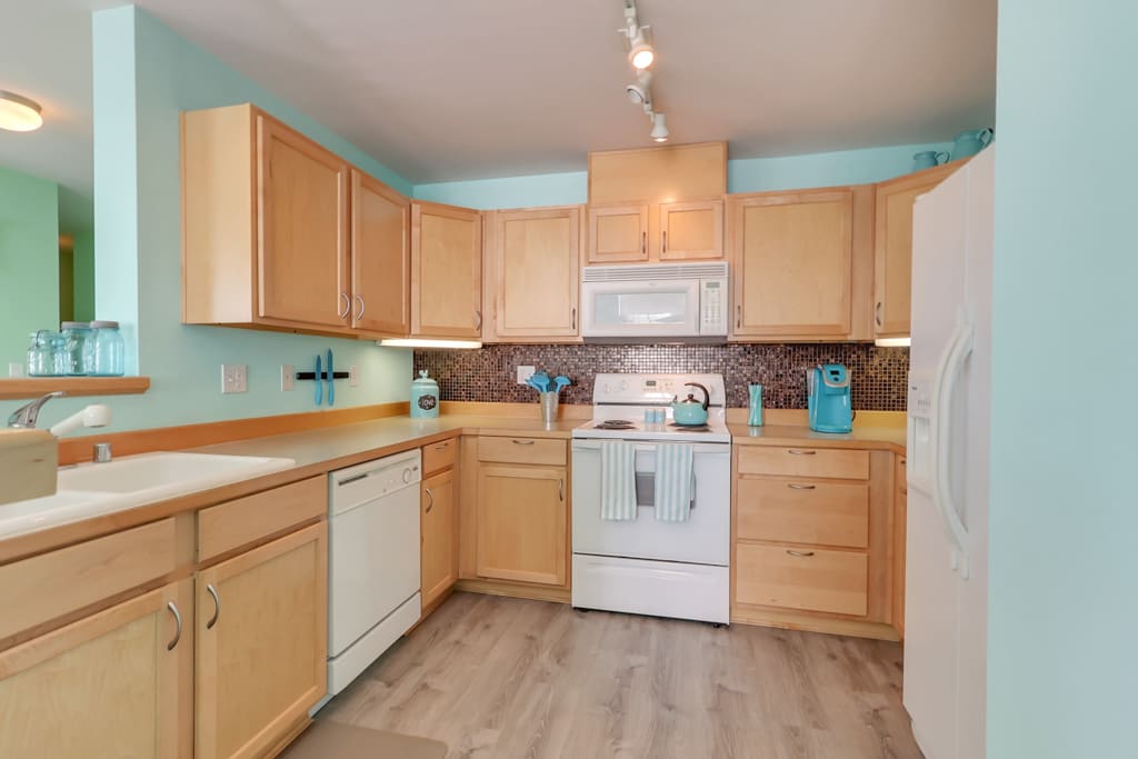 6127 Isaac SE  Avenue, Unit F