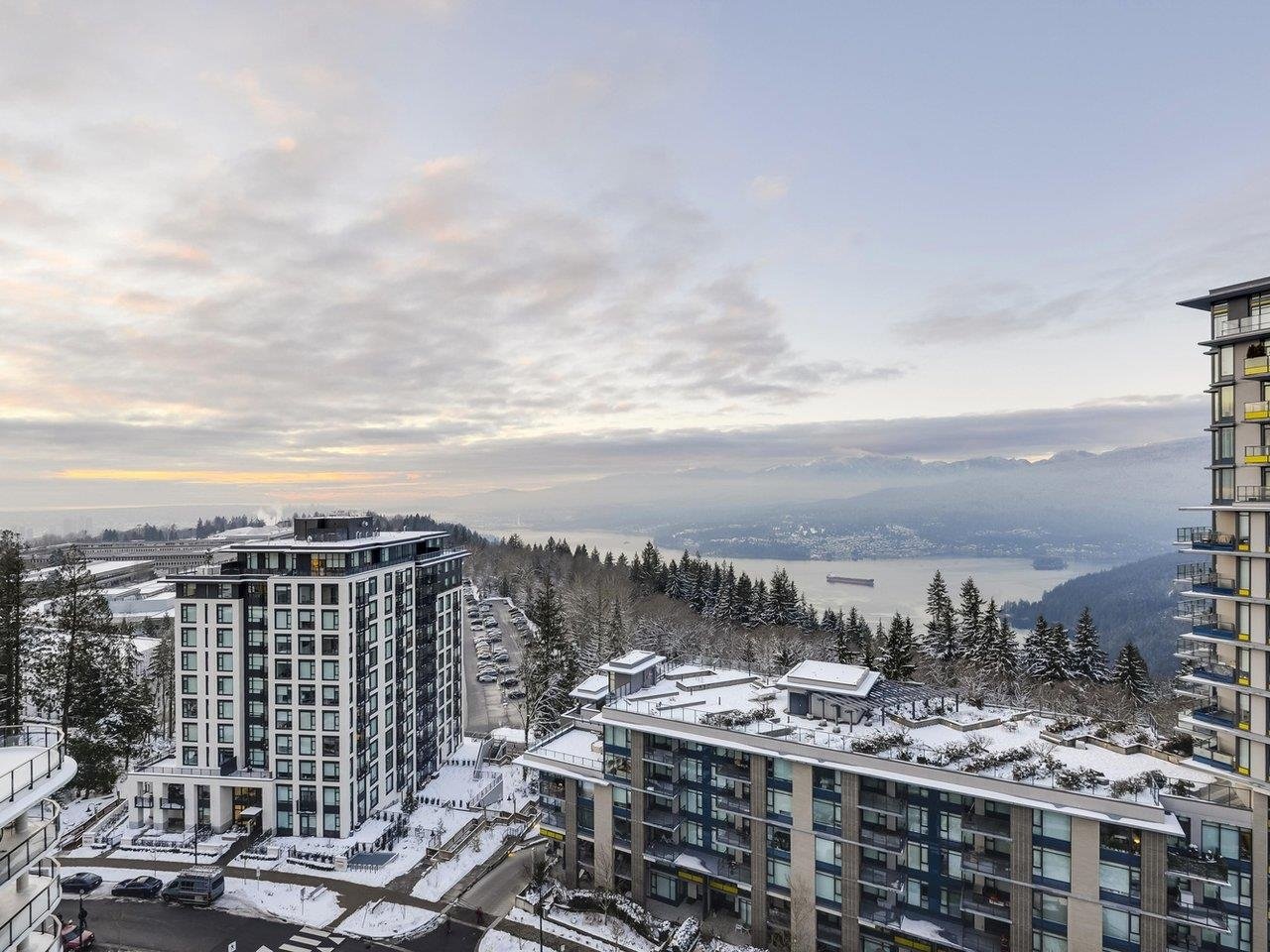 1402-8761 University Cres