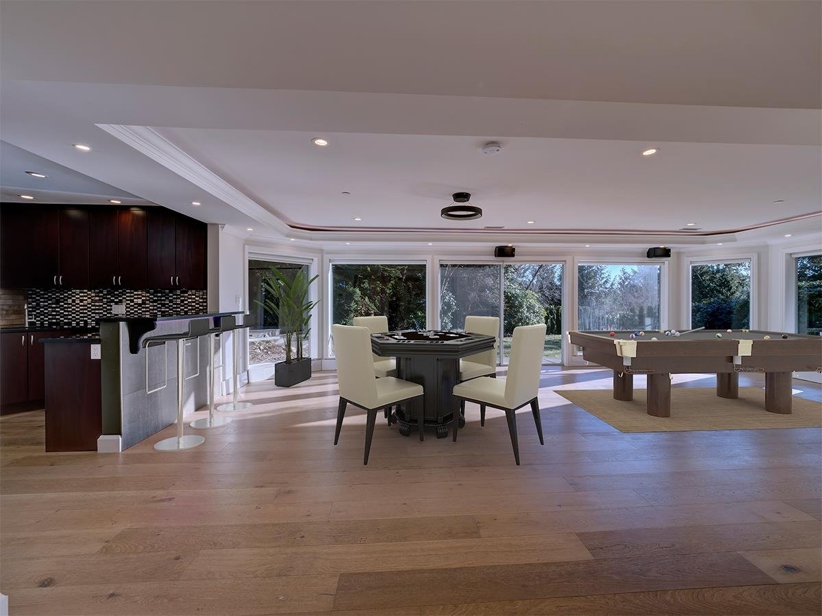 5851 Marine Dr