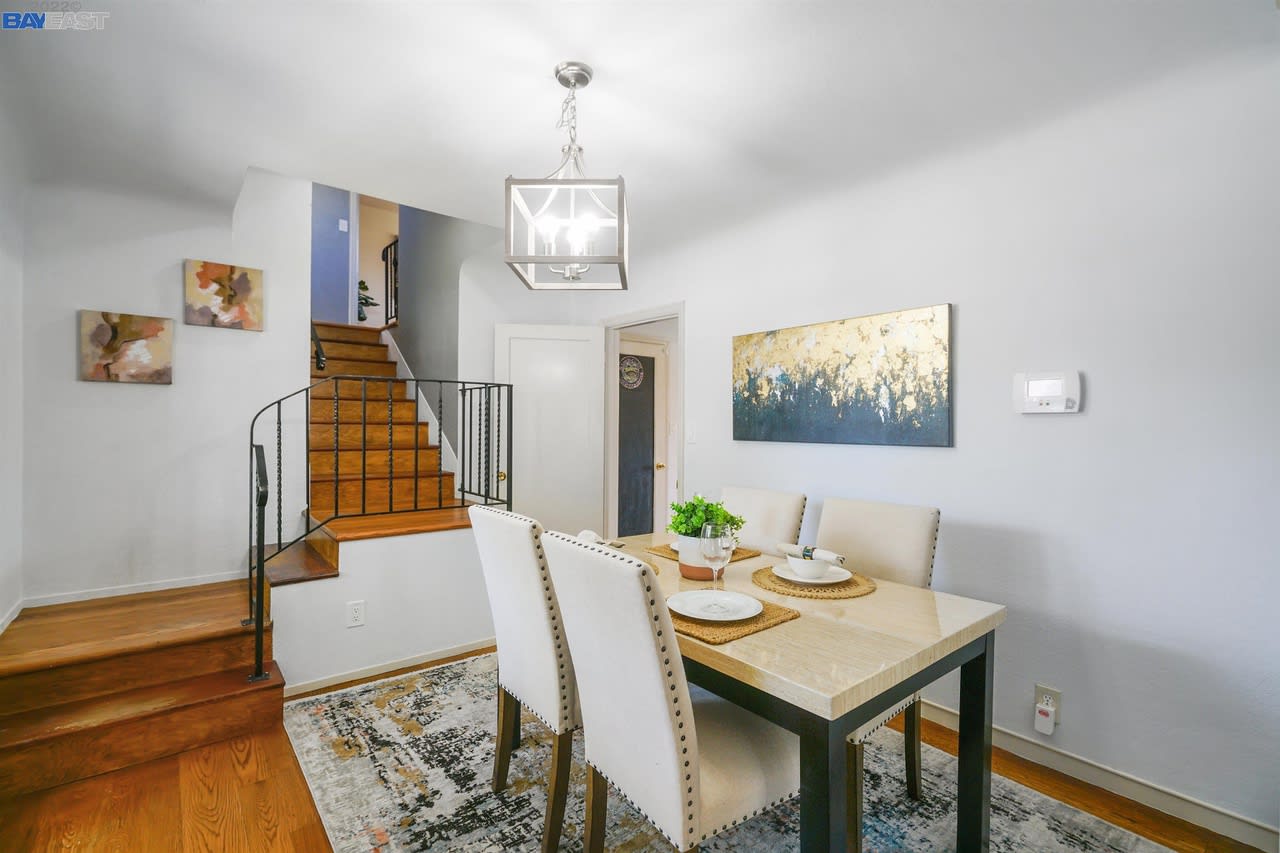 165 Bradhoff Ave