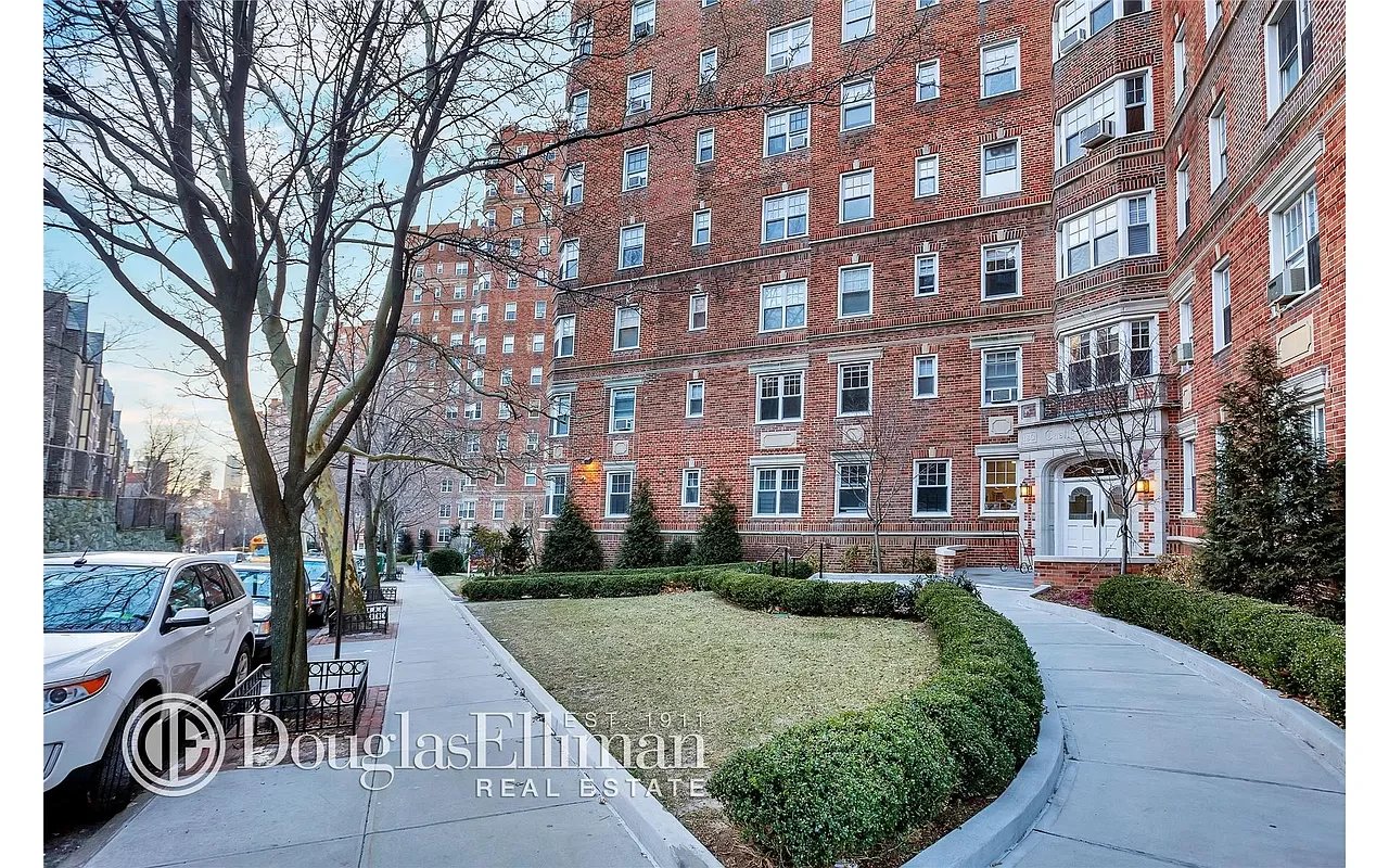 180 Cabrini Boulevard Unit: 112