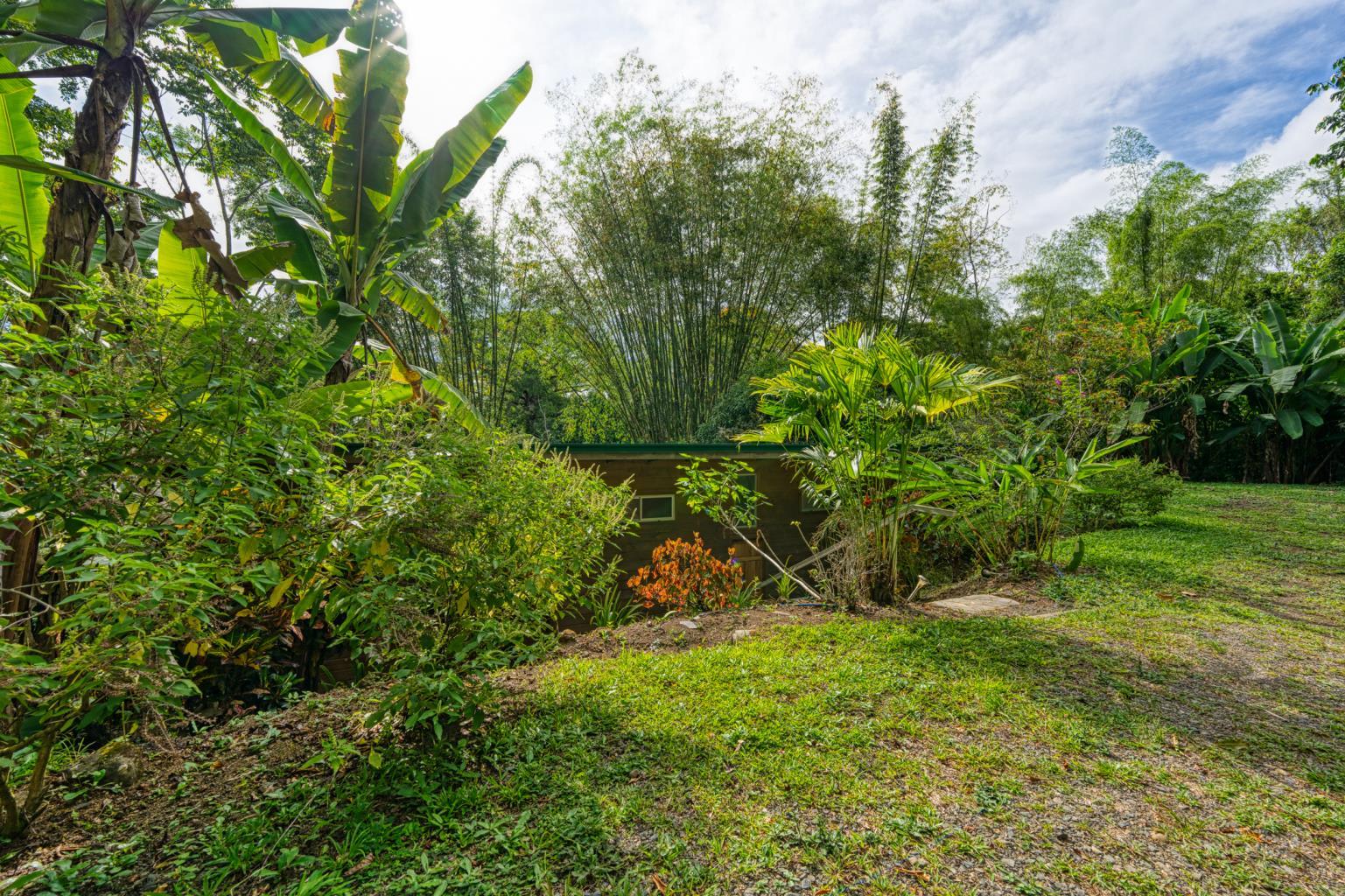 Exceptional Retreat Center on 62 Acre in Tinamastes
