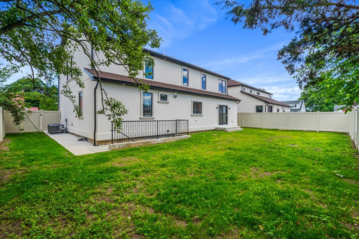 209 Evergreen Avenue