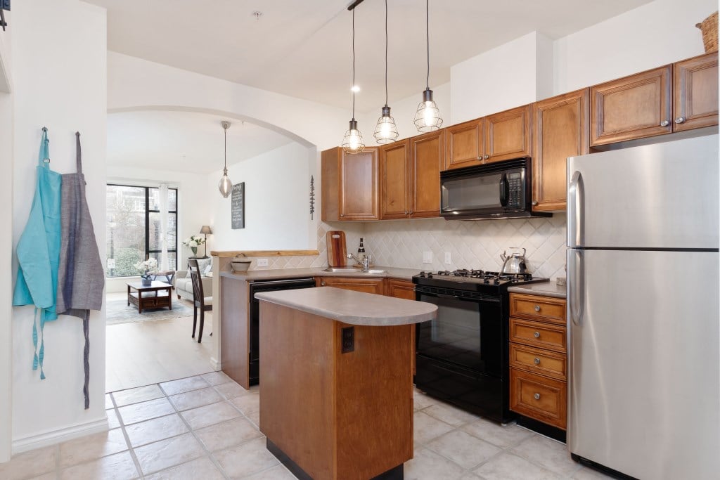 262-2175 Salal Dr