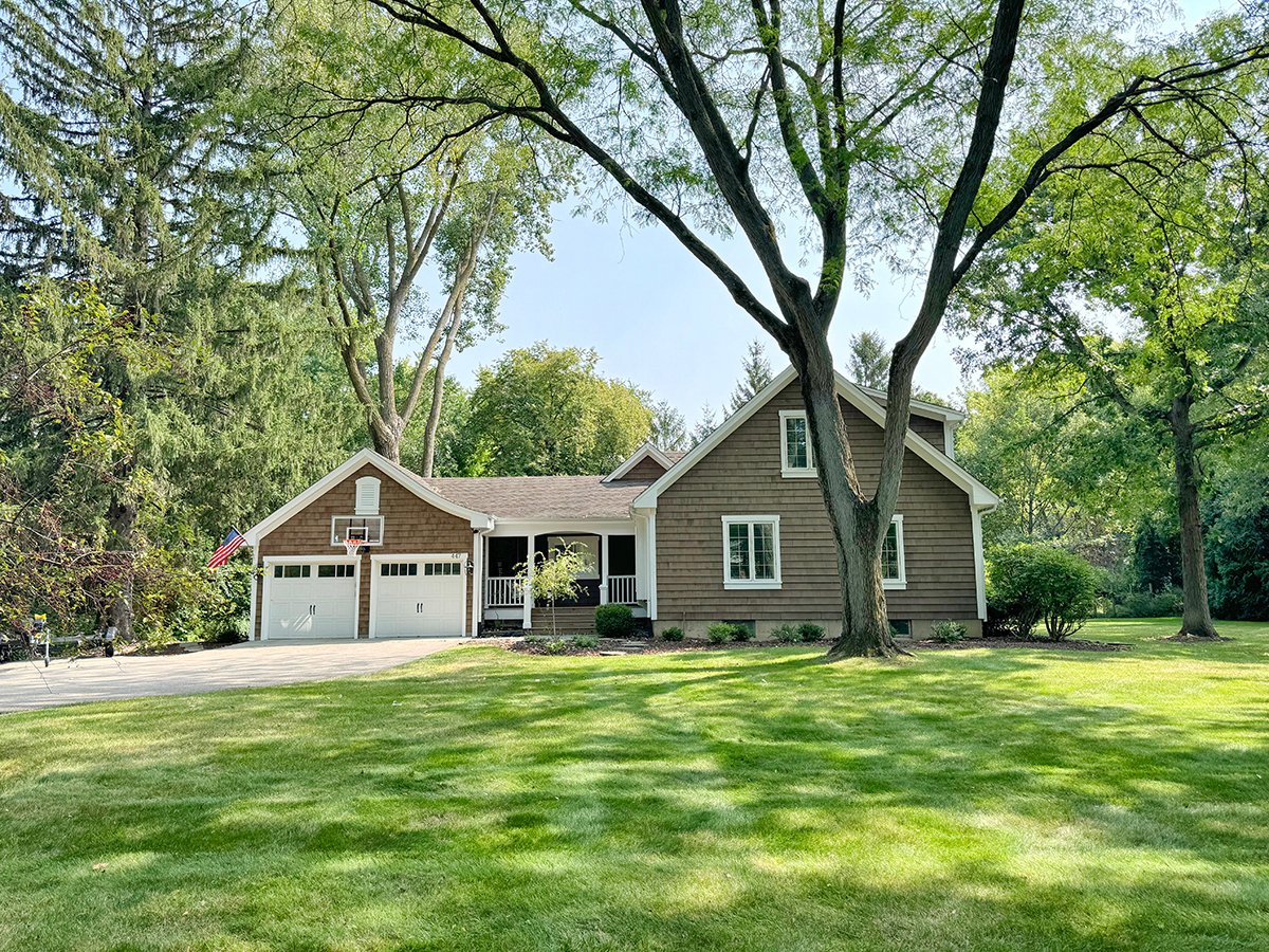 447 Hampshire Ln