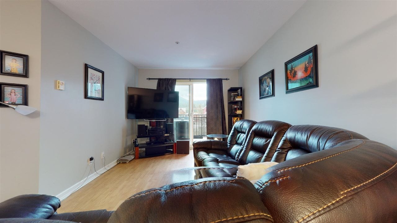E304-40180 Willow Cres