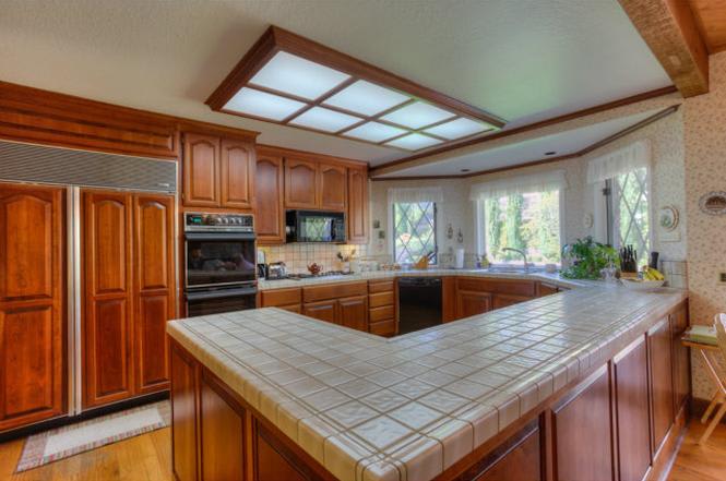 28 Oak Creek Ln