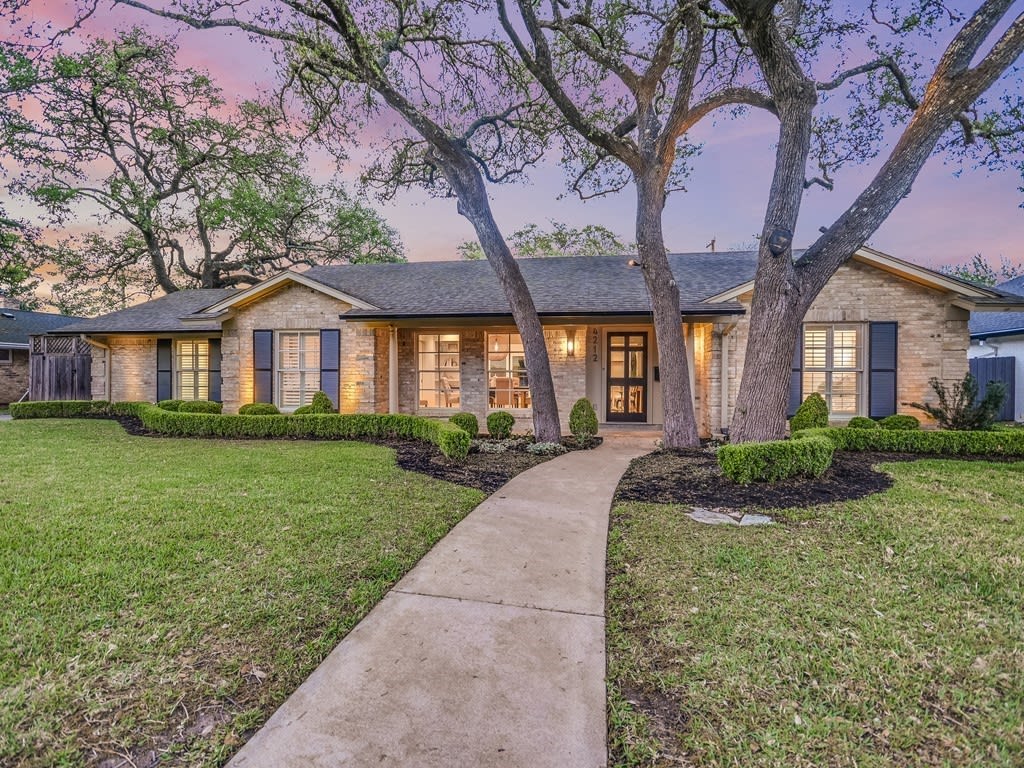Doss Elementary Dream Home - 4212 Endcliffe with Pool