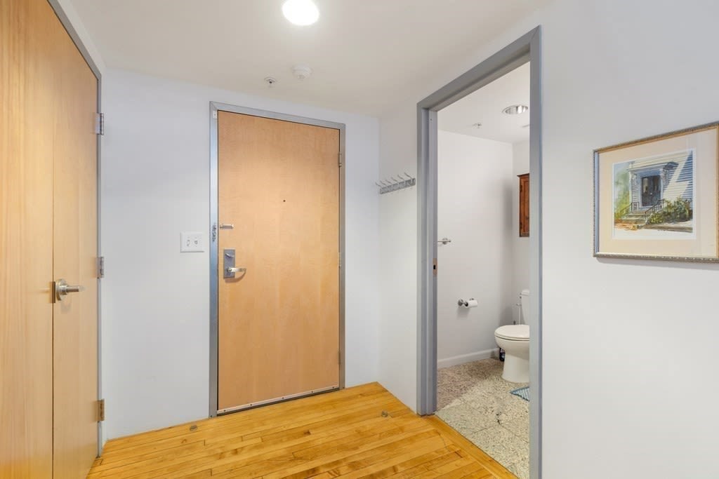 121 Beach St, #102