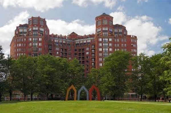 10 Rogers St #203