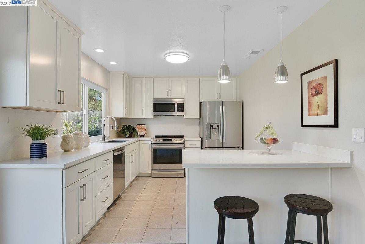 3283 Santa Sophia Ct