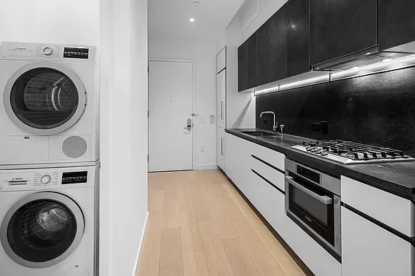 11 Hoyt Street Unit: 8M