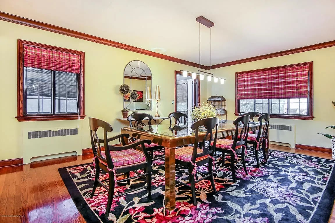 16 Lynnhaven Pl