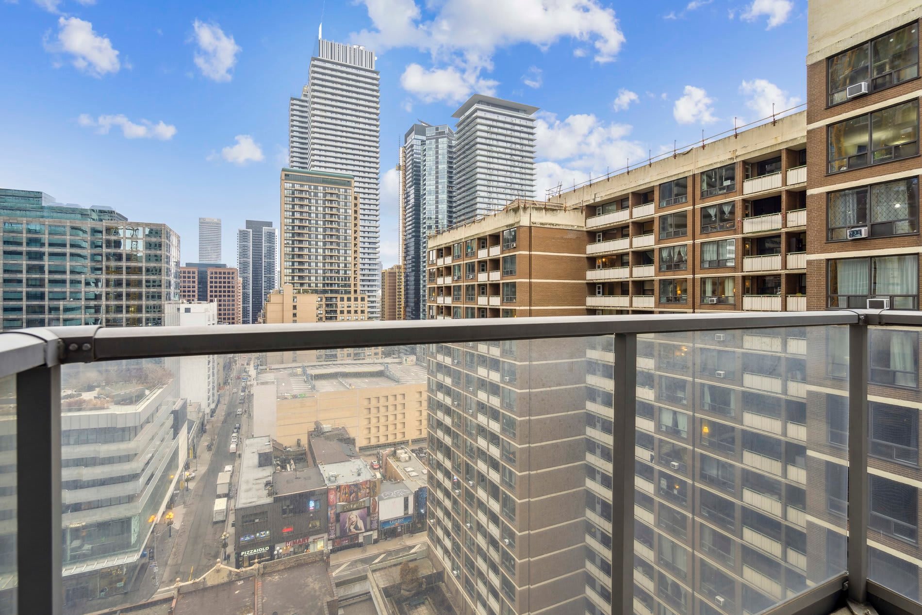 21 Balmuto Street #1502