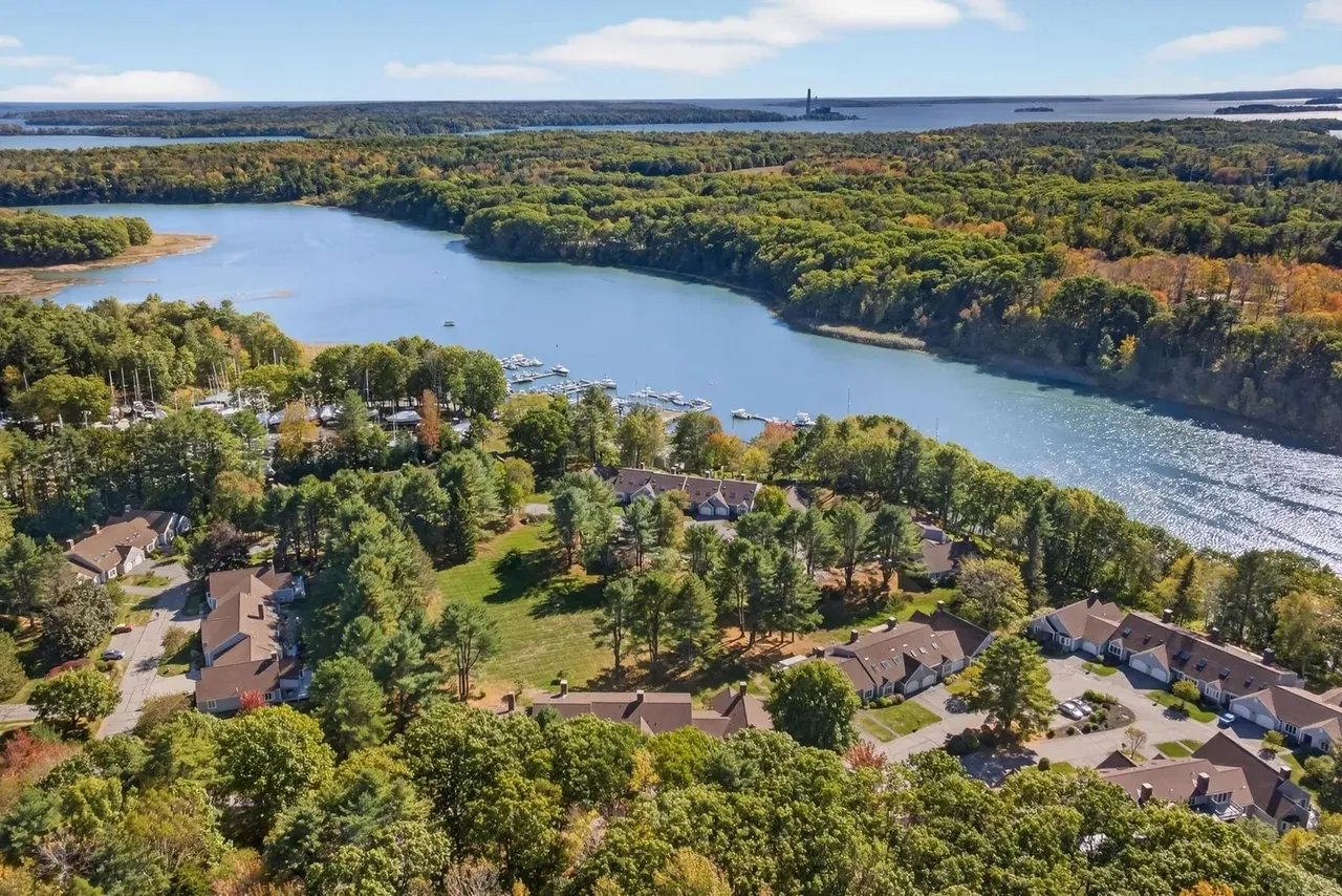 New Listing: 48 Blueberry Cove, 48, Yarmouth, ME 04096 – $595,000