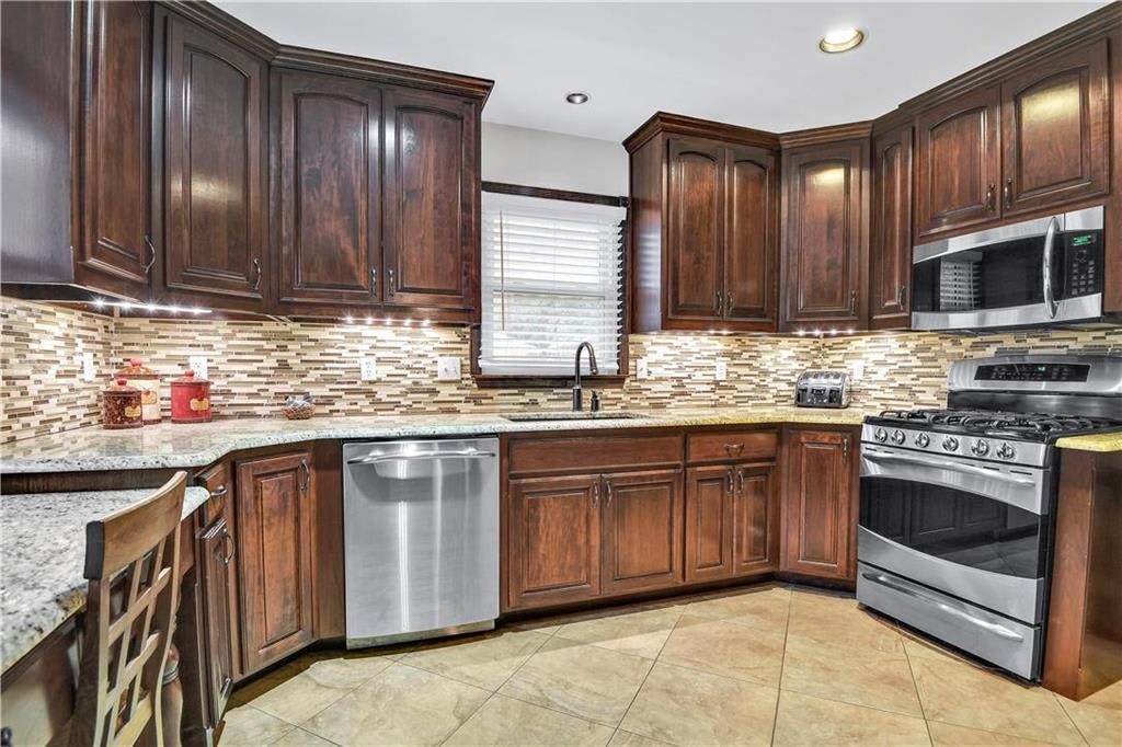 10048 Ballentine Drive
