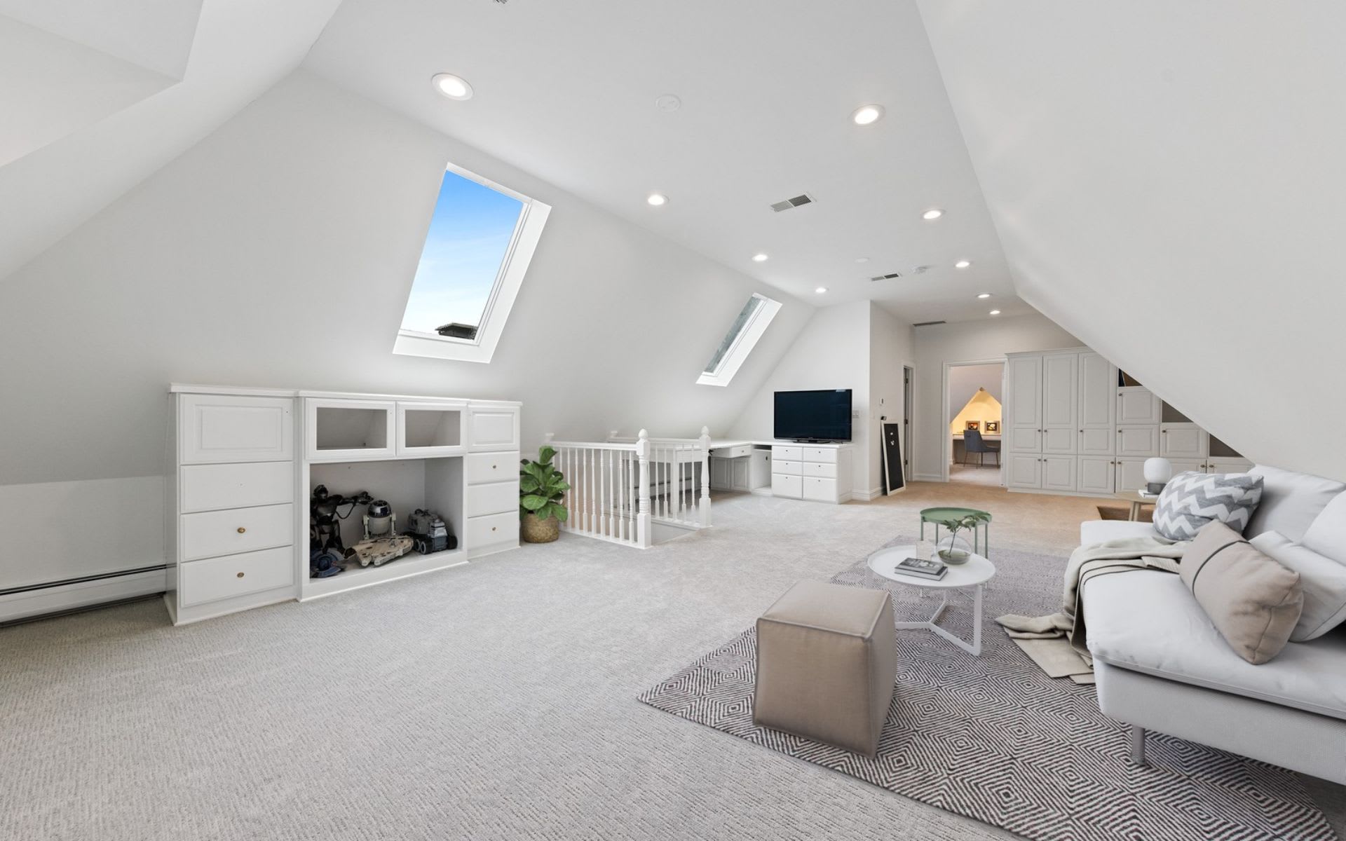 807 S Mckinley Lane