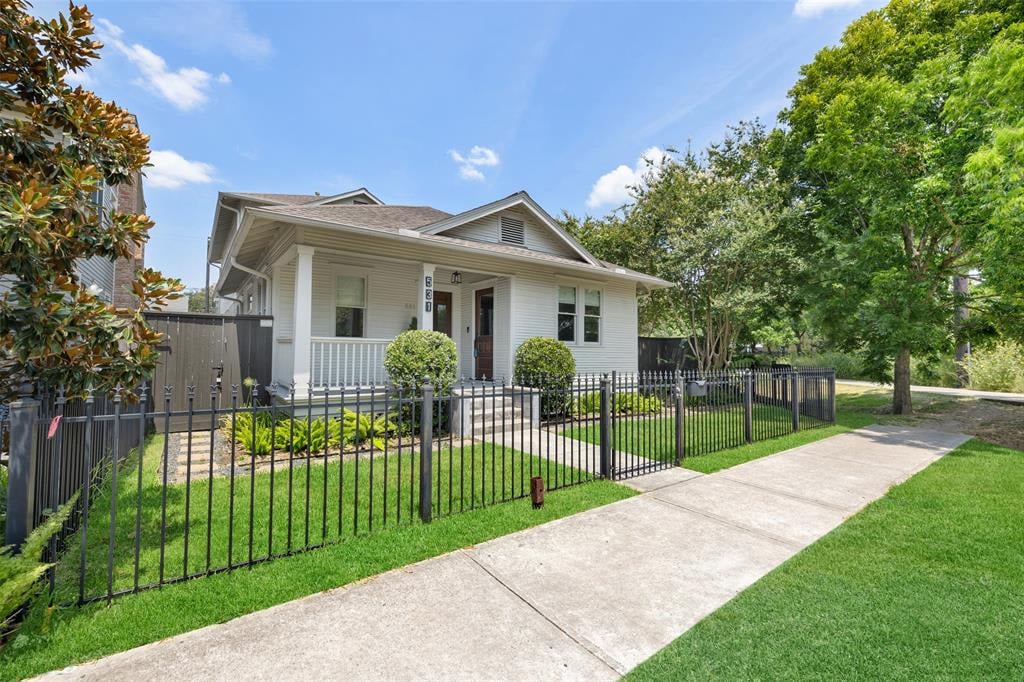 531 Oxford St