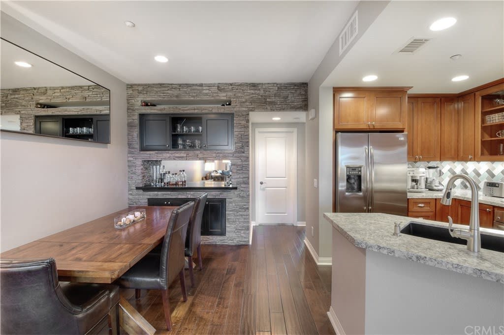 84 Meridian Dr