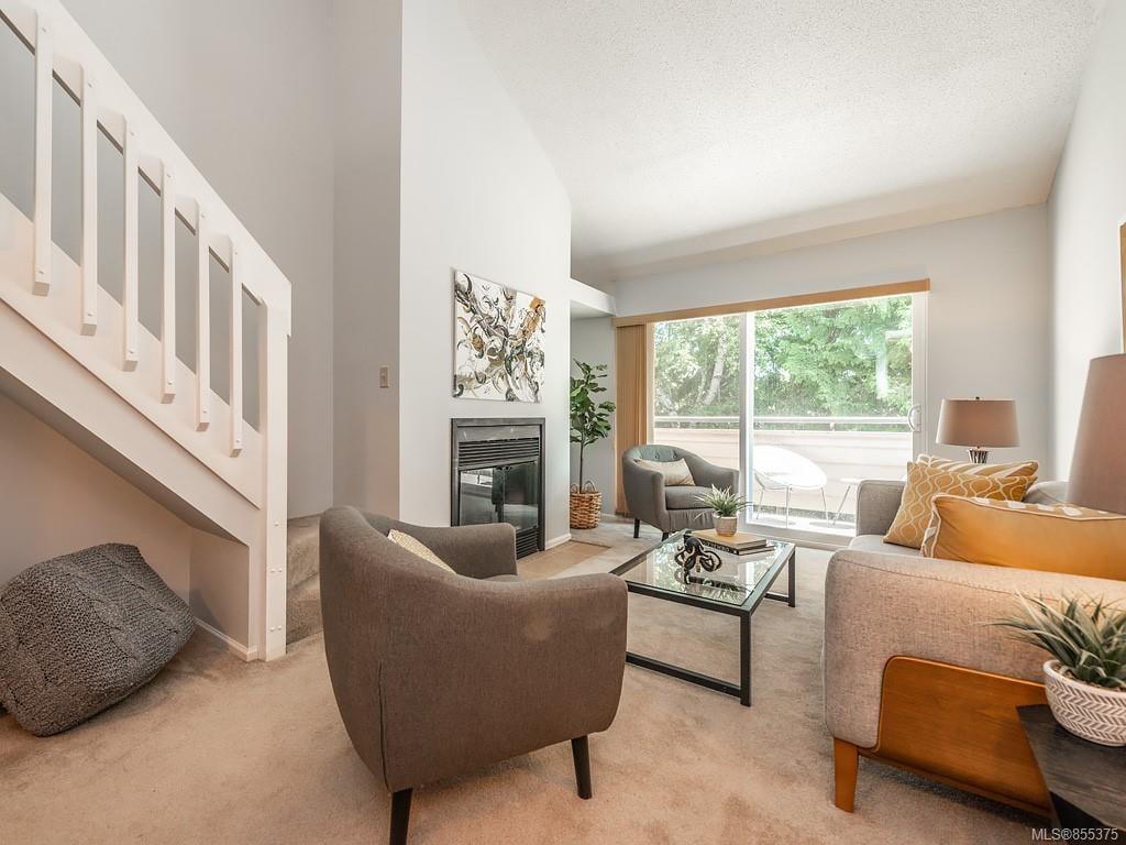 303-3225 Alder St