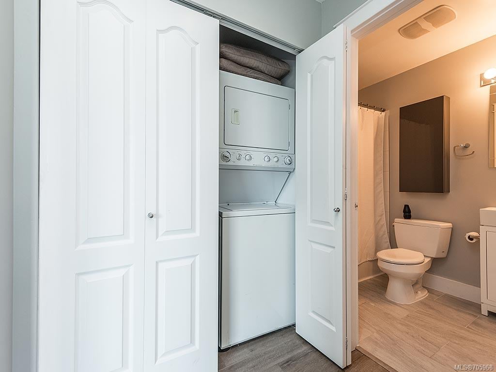 207-845 Yates St, Victoria